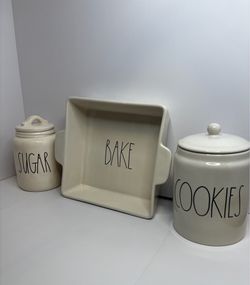 Rae Dunn 3 Piece Baking Set