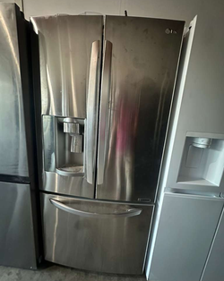 LG French Door Fridge – Stainless w/ Water & Ice, Clean Inside
