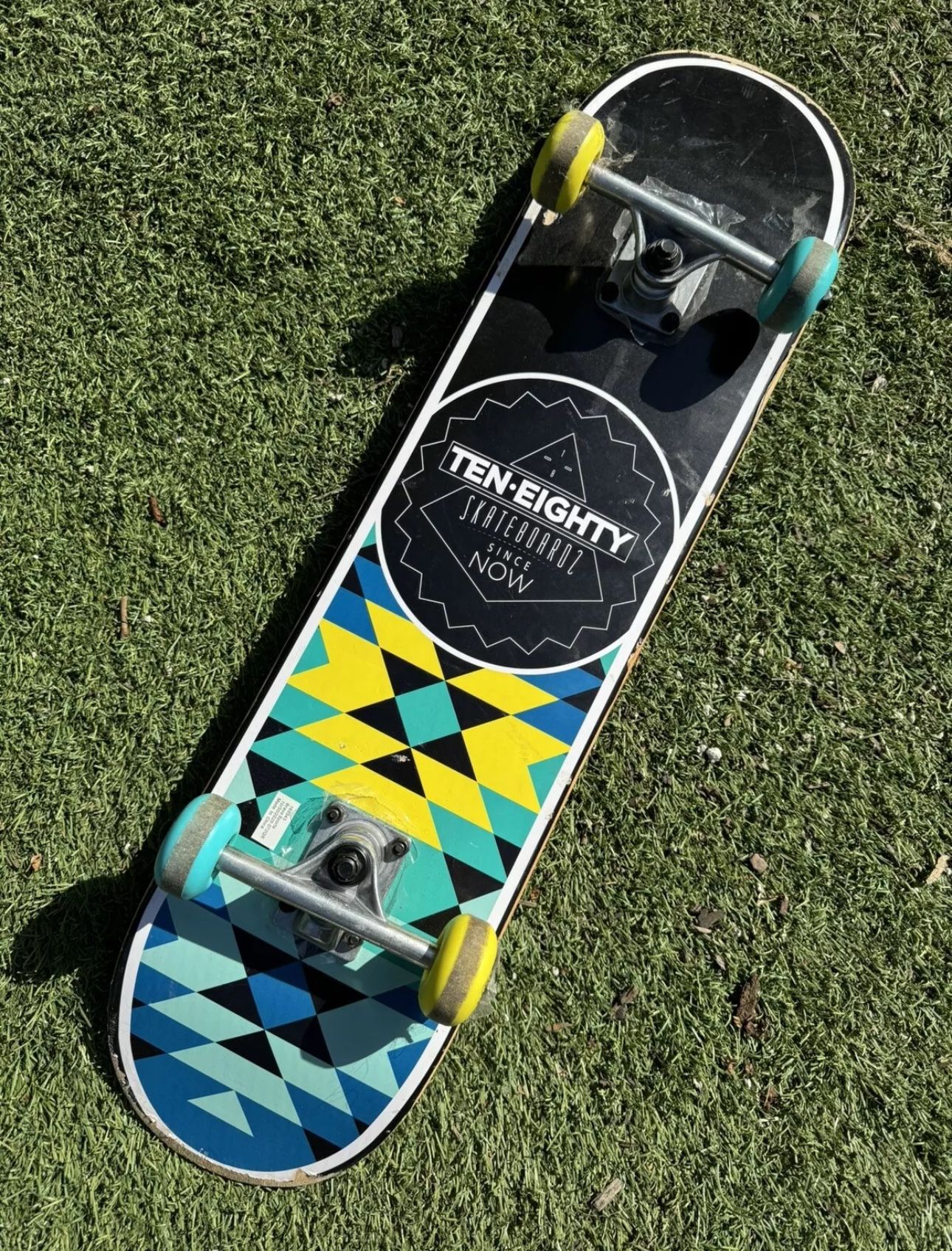 TEN -EIGHTY 10180 SKATEBOARD SIZE USED Geometric DESIGN