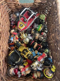 73 Ryan’s Toys Figurines 