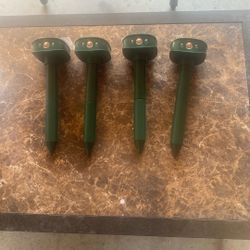 Mole Repellent 4 Piece ( Solar)