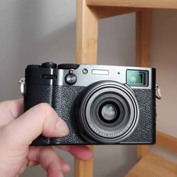 Fujifilm 100V Camera