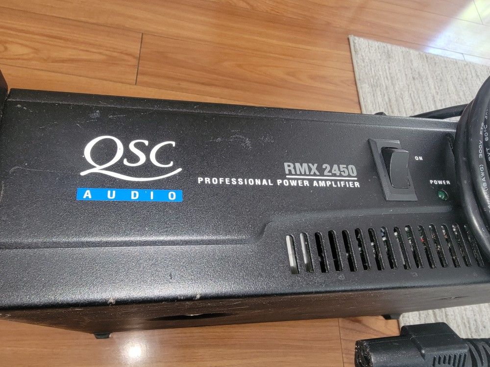 QSC 2450 EN VENTA BUENAS CONDICIONES