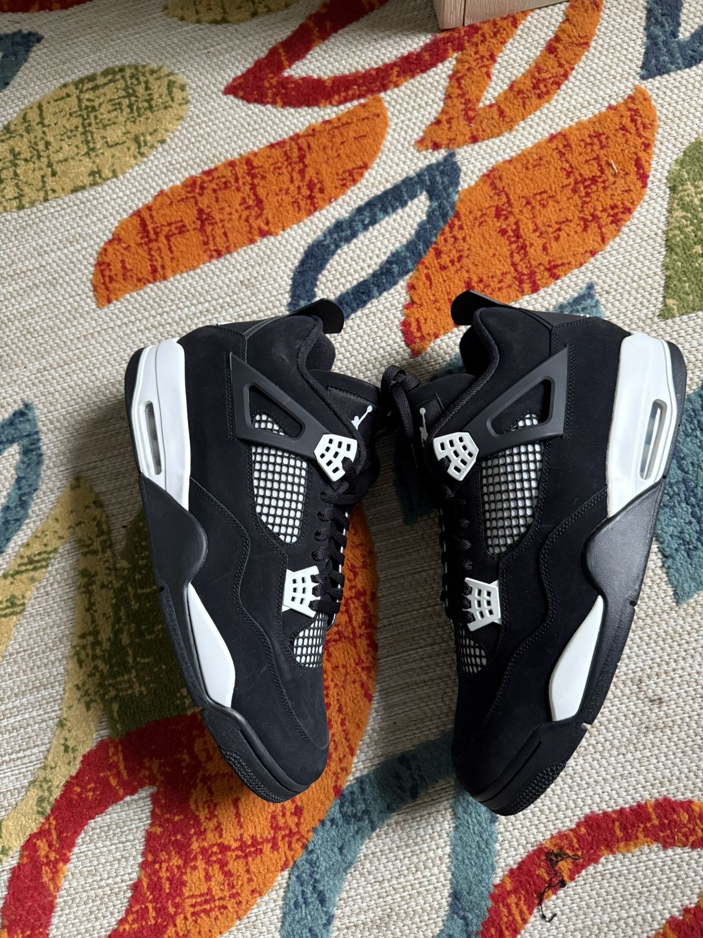 JORDAN 4 WHITE THUNDER DS