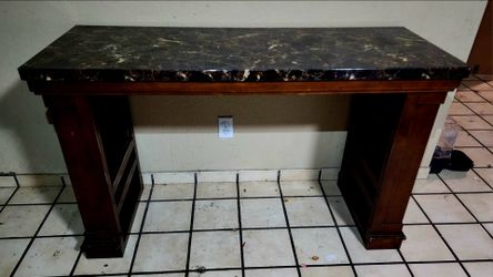 Table / Desk