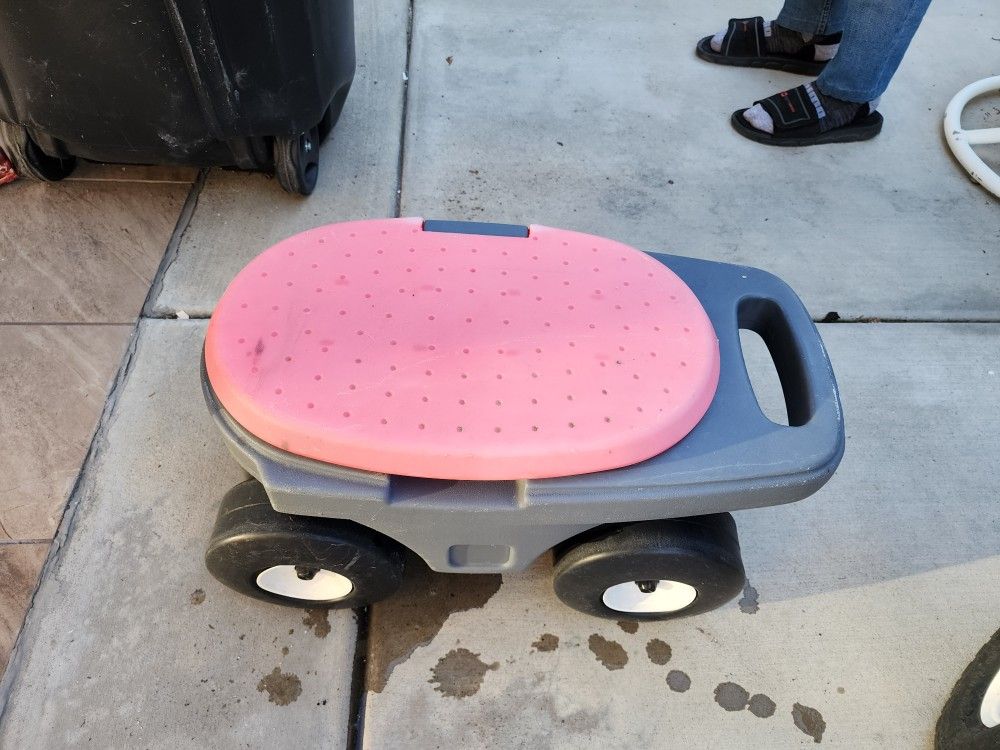 Gardening Seat With Rollers