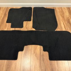 Honda CRV 2023 floor mats set - brand new 