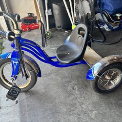 Classic Schwinn Roadster 12 Inch Tricycle Blue Kids Vintage Style Streamers