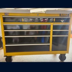 Dewalt 8 Drawer Tool Cabinet