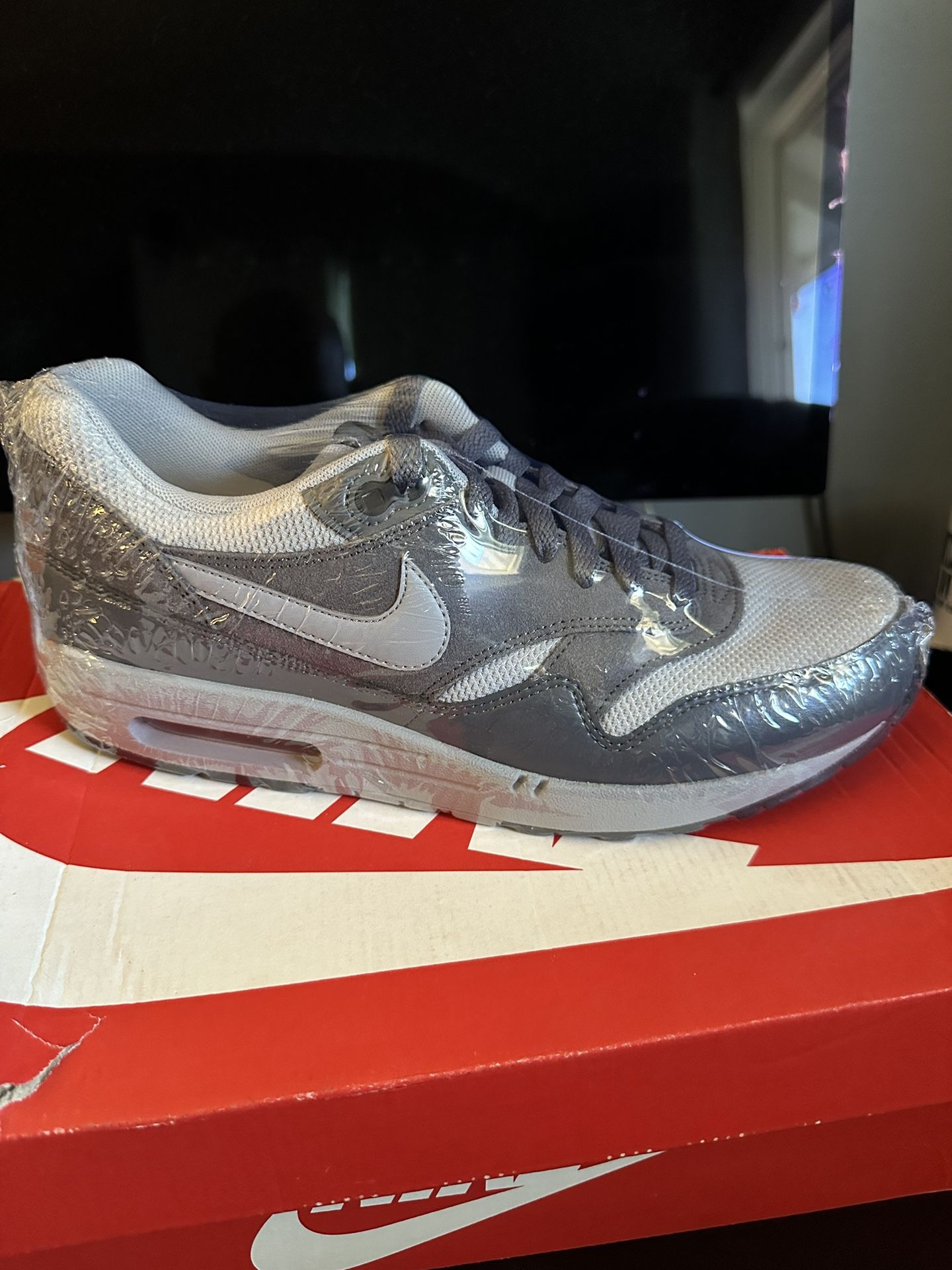 Nike air max 1 essential (2015) Brand New Size 9