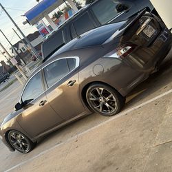 2014 Nissan maxima