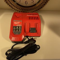 New Milwaukee RAPID CHARGER 