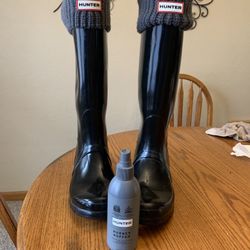 Hunter Boot Size 8, Cleanser, and Sock Combo