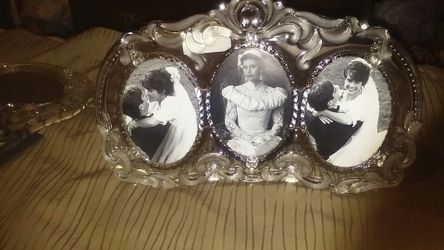 Vintage mikasa triple oval crystal etched glass picture frame