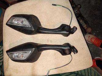 Motorcycle Side Mirrors with Turn Signals – Pair