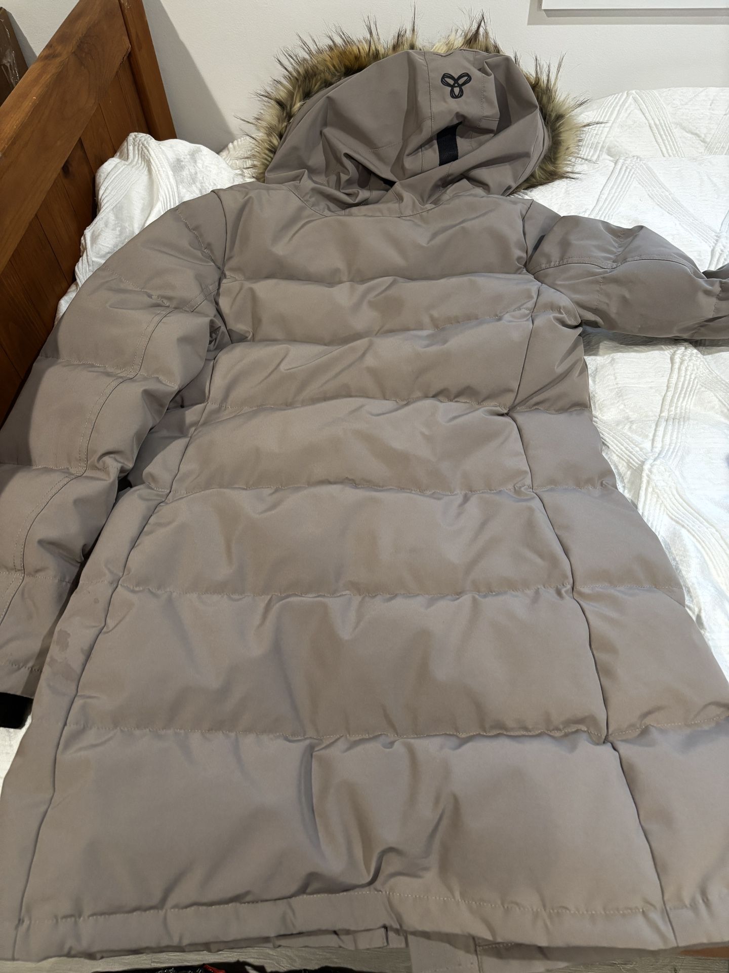 Tna Powder Parka