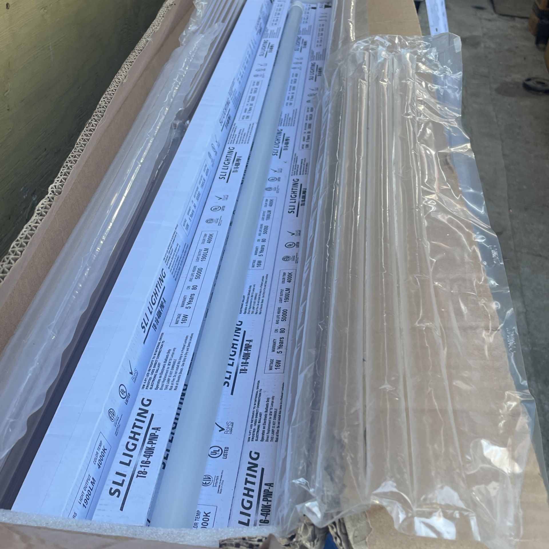 SLI LIGHTING T8-16-40K-PNP-A