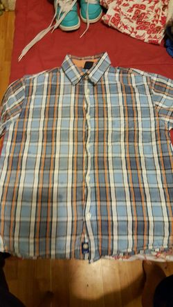 Boys gap shirt size 8... $3.