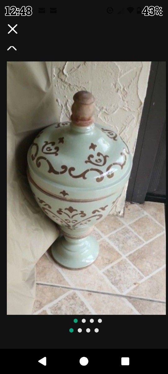 Celery Urn with Lid--Great CONDITION