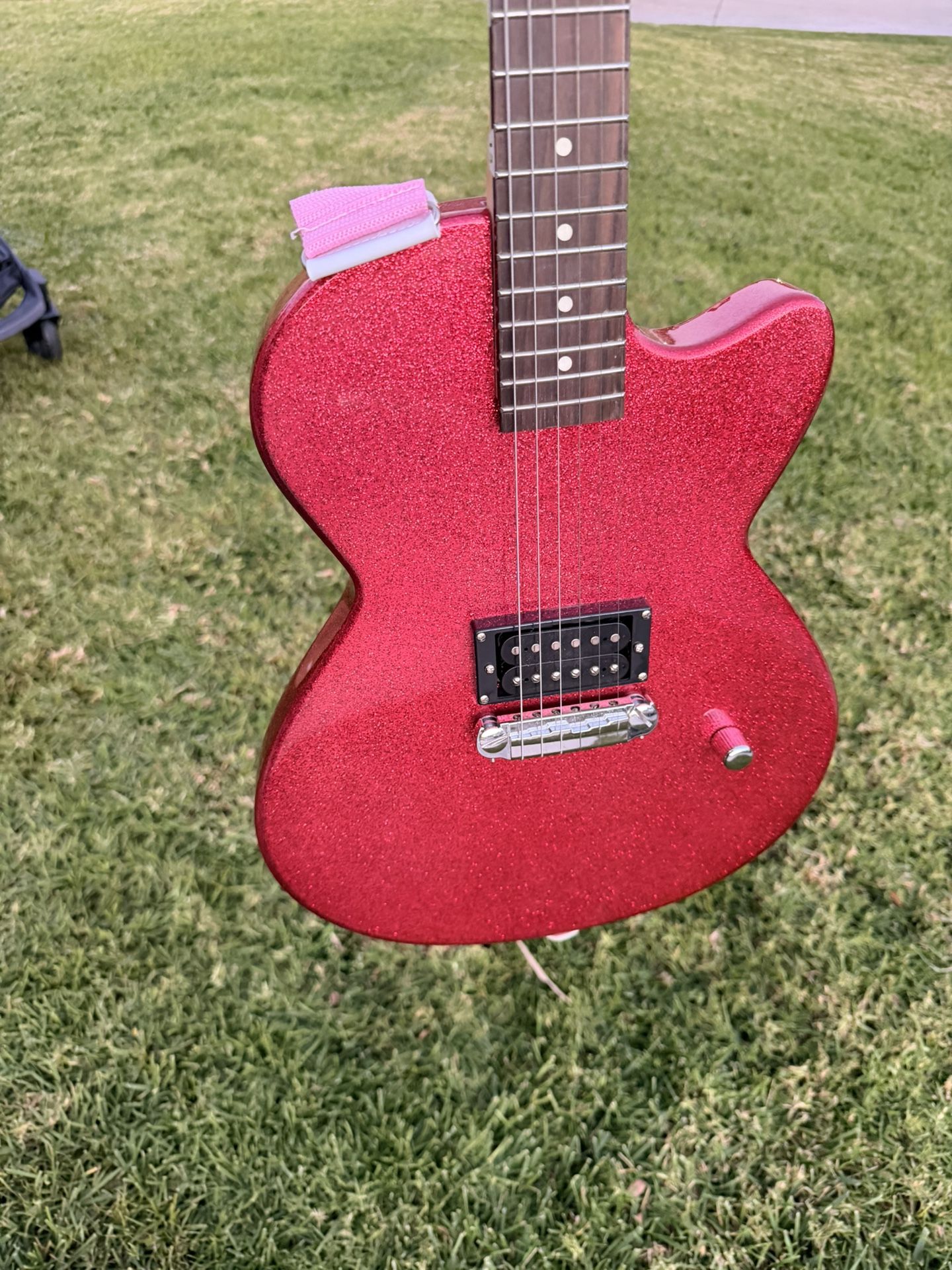 Daisy Rock Debutante Hot pink Glitter Solid Body Electric Guitar