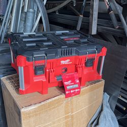 Milwaukee PACKOUT 22 in. Modular Large Portable Tool Box