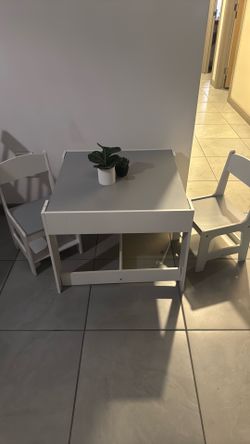 Kids table