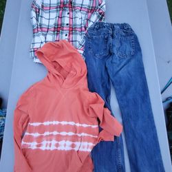 Boys 8 and 8/10. Lot of 3 items. Lot S01.