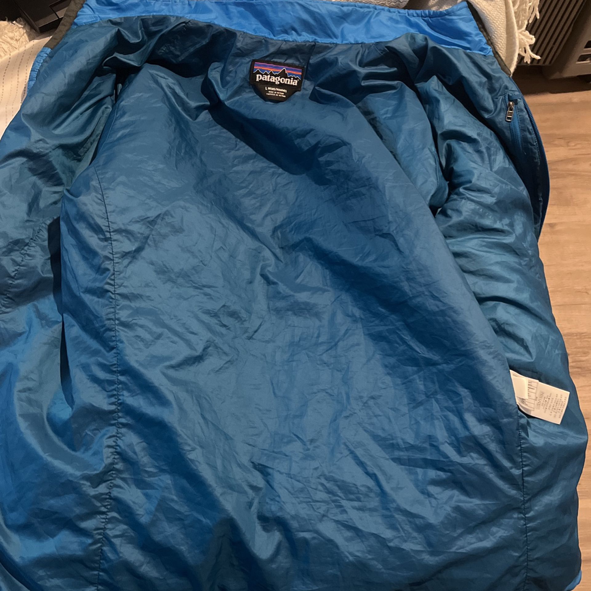 Men’s Large Bright Blue Patagonia Puffy Jacket 