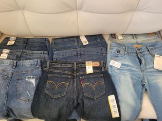 Women's Jeans skinny (New with tags) see description for the prices