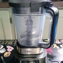 Like New Ninja Blender w/ Attachments 