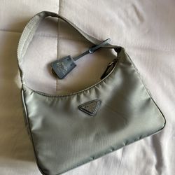 AUTHENTIC Prada Re-Edition Nylon Bag