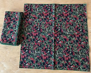 8 cloth dinner napkins, holly design. Buy all for $20.00.