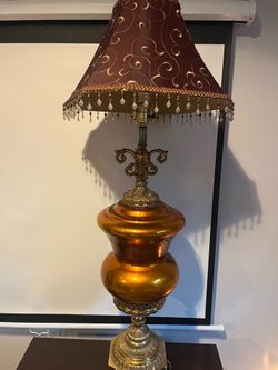Vintage Hollywood Regency table lamp