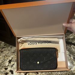 Louis  Vuitton Pochette