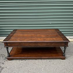 FREE DELIVERY - Beautiful Wood Coffee Table with Lift Top and Wheels!
