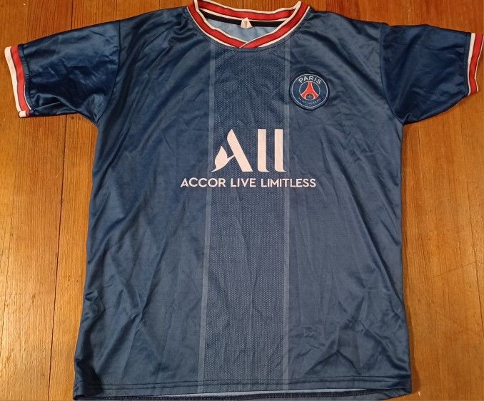 Men's Size Large Paris Saint Germain Soccer Jersey Messi