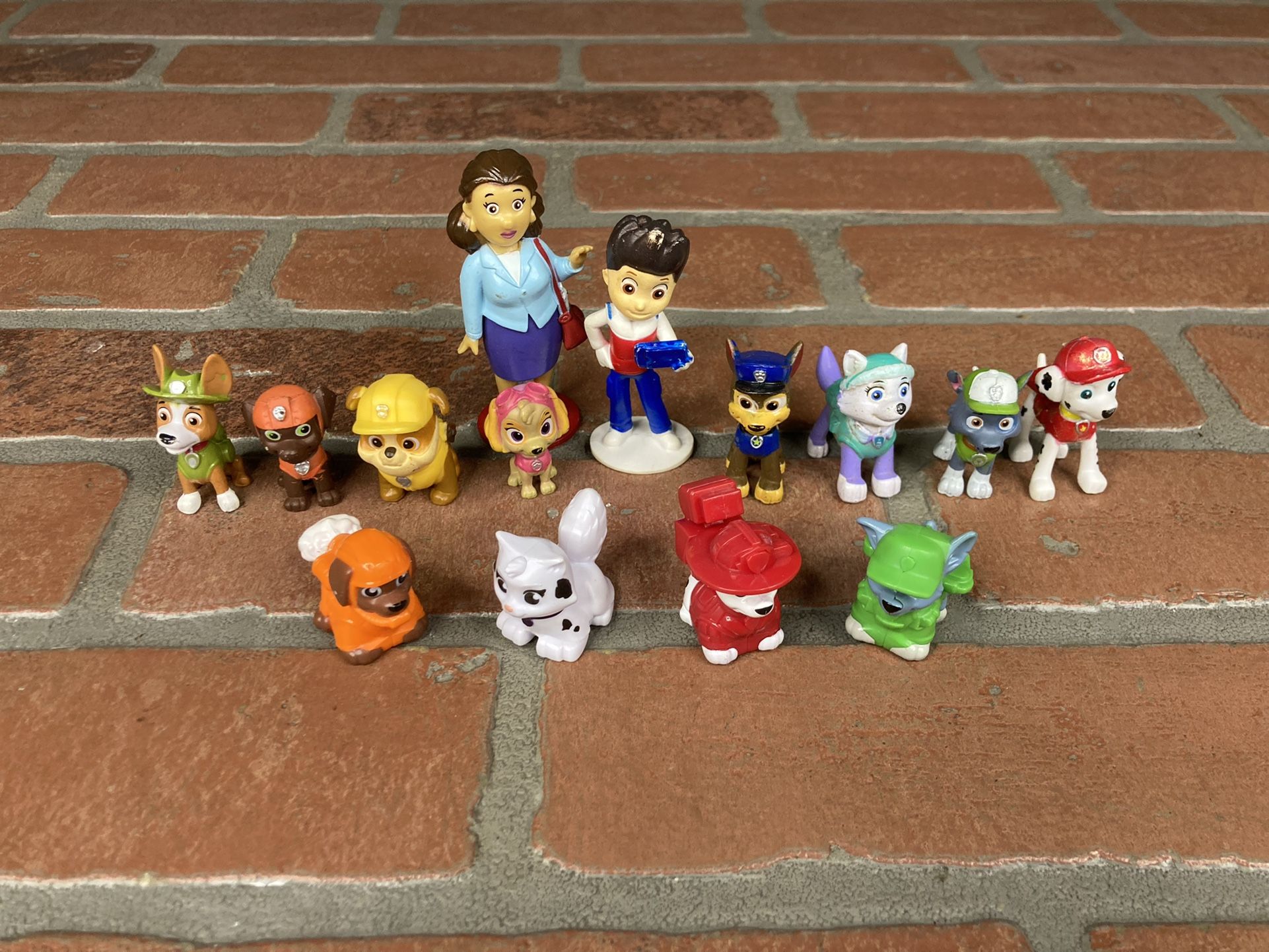 Paw Patrol Mini Figure Lot