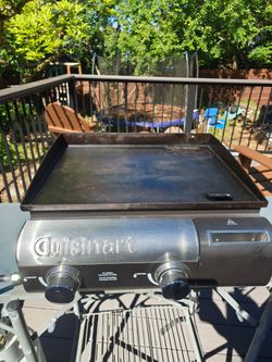 Cuisinart portable gas grill and folding table