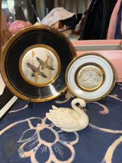 Cermaic swan decor