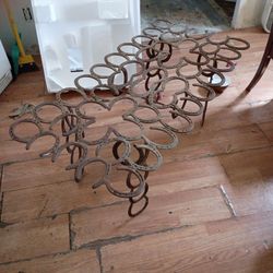 Horse shoe table