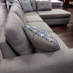 New Sectional Sofa With Reversible Chaise Lounge 110x 70