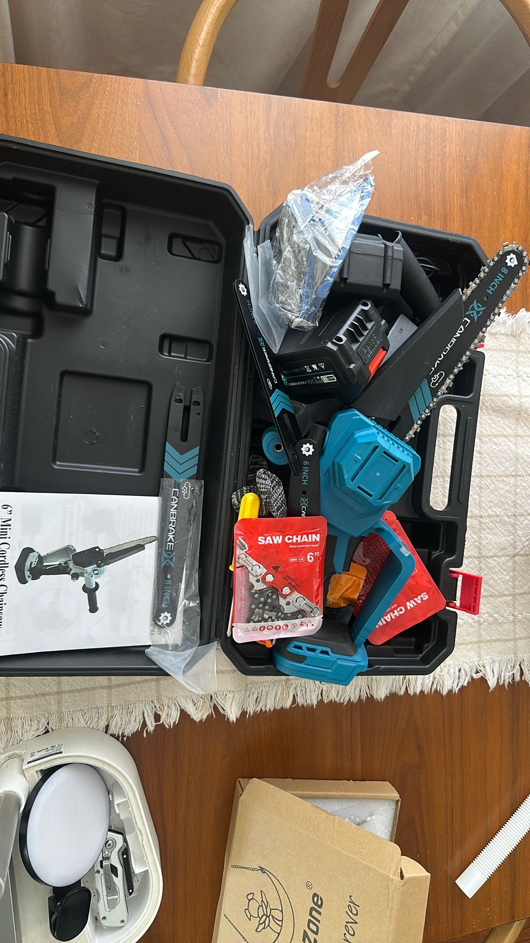 Cordless Mini Chainsaw, 8 inch & 6 inch Portable Handheld Chain Saw with 2 X 4.0Ah Battery, 4 Chains 4 Guide Plates, LED Indicate, Brushless Electric 