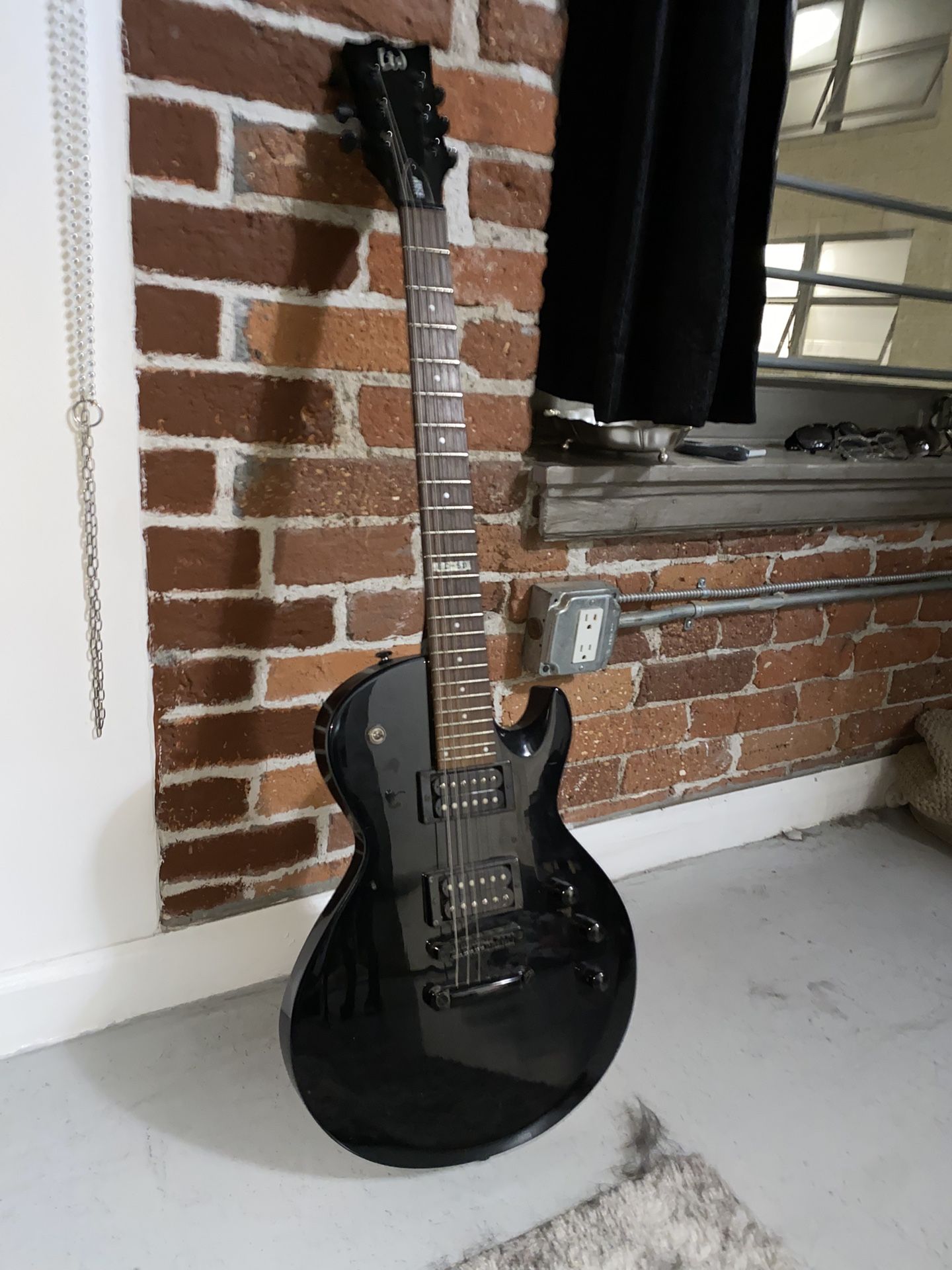 Electric Guitar + Soft Travel Bag 