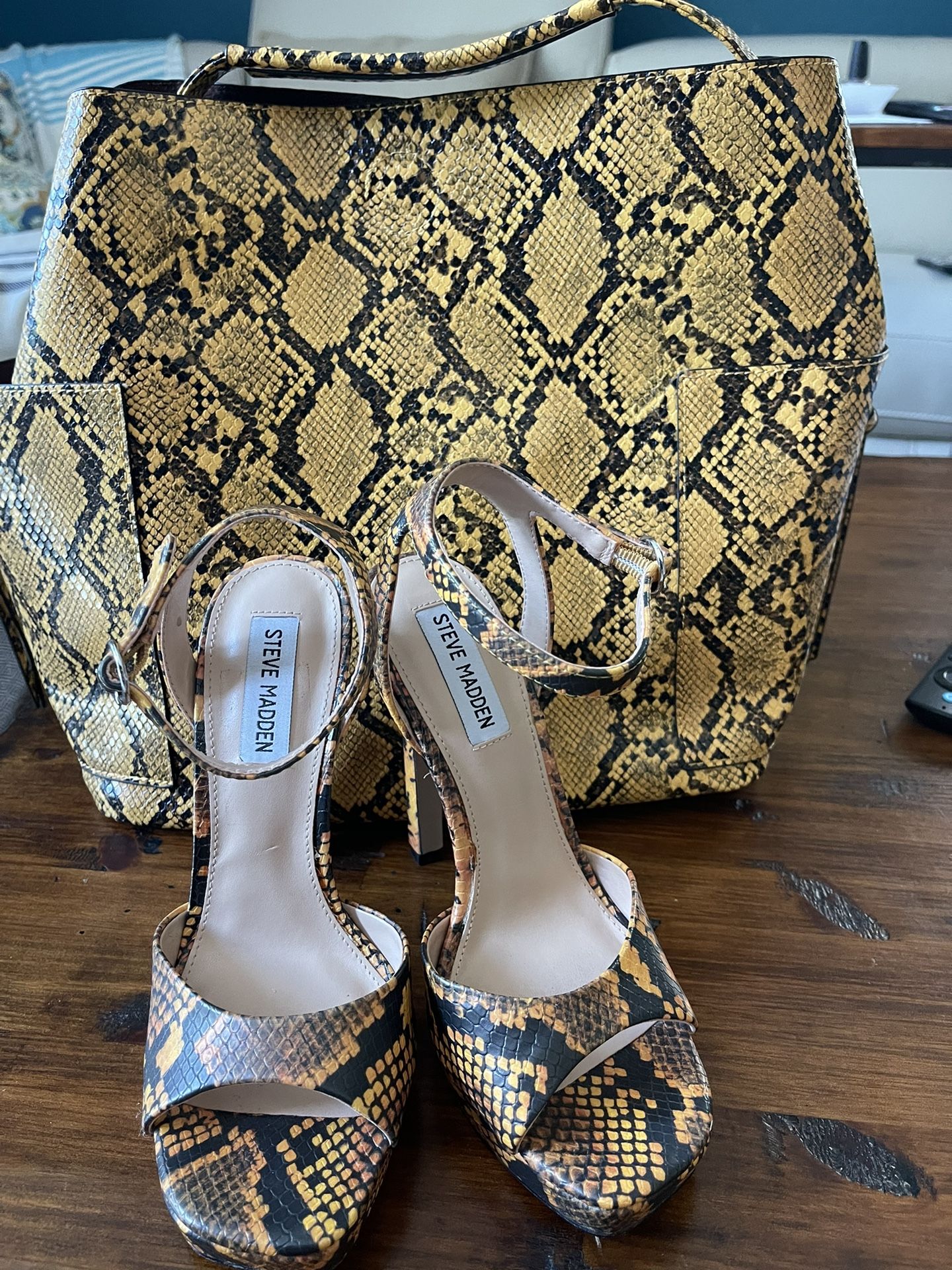 Steve Madden Size 8 High Heels With Matching Purse