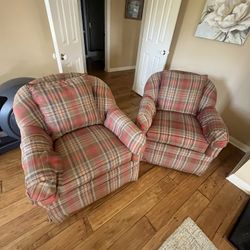 Country Living Style Chairs Barely Used