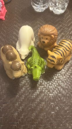 Little people zoo talkers