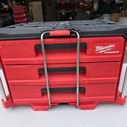 Milwaukee Packout 22" Modular 3-​Drawer Tool Box with Metal Reinforced Corners
Model# 48-22-8443