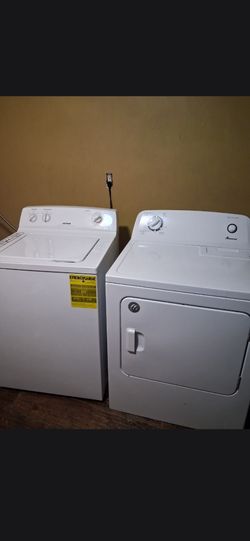 Hotpoint washer and Amana dryer set