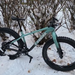 Trek Farley 5 2025 LARGE Fat Tire Bike