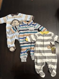 3 Fleece newborn Outfits 